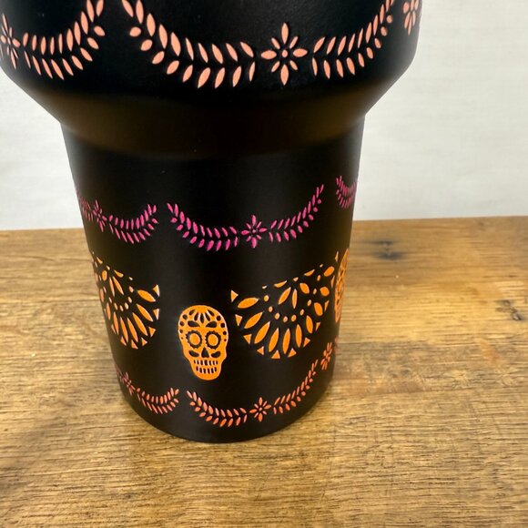 Mardi Gras Stanley 40 oz. w/straw - Picture 3 of 5